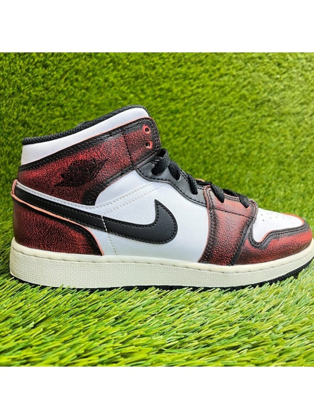 Nike Air Jordan 1 Mid Wear Away Boys Size 6.5Y Red White Athletic Shoes Sneakers
